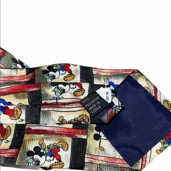 🌻 Disney’s Mickey Mouse Playing Golf Tie - Picture 6 of 6